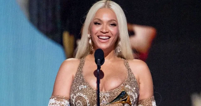 beyonce hollywood smile