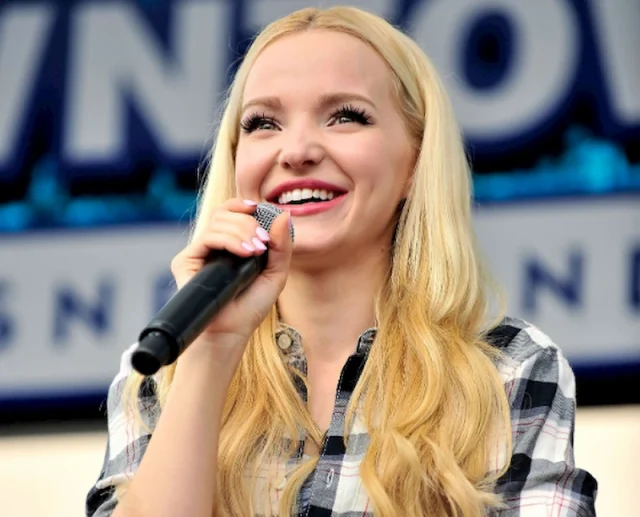 dove cameron teeth in 2015 dove cameron teeth in 2015