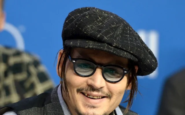 johnny depp teeth in 2015