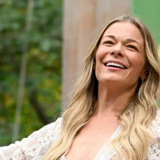 leann rimes hollywood smile