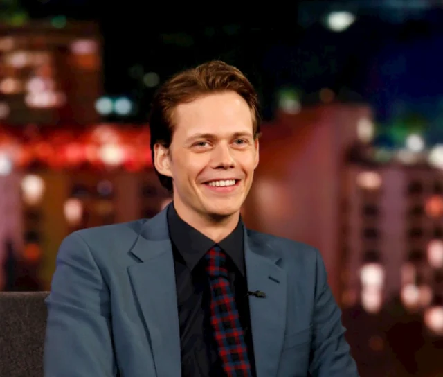 bill skarsgard teeth in 2017