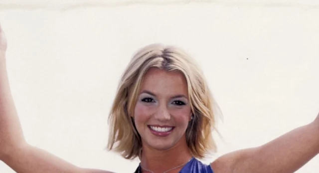 britney spears teeth in 2000