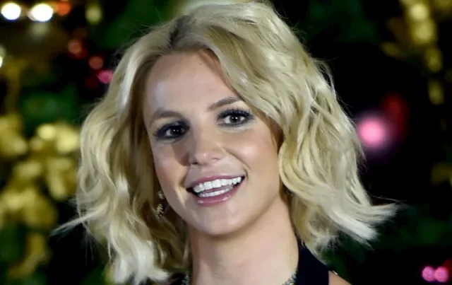 britney spears teeth in 2015