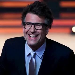 Daniel Hartwich Teeth Before and After: His Smile Transformation daniel hartwich teeth in 2026