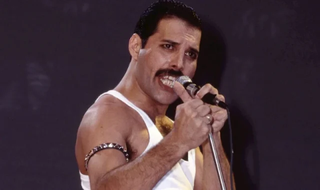 freddie mercury teeth in 1985