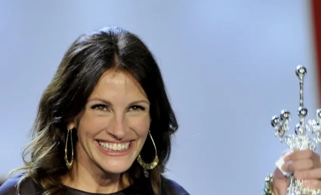 julia roberts teeth in 2010 julia roberts teeth in 2010
