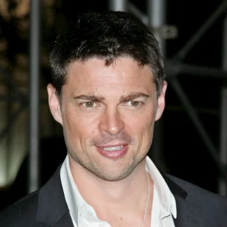 karl urban teeth in 2010