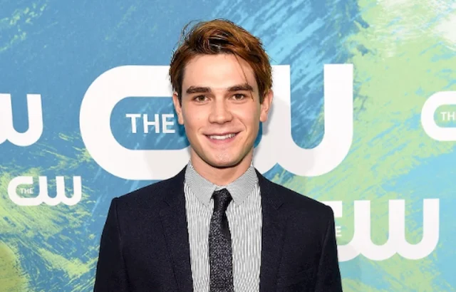 kj apa teeth in 2016 kj apa teeth in 2016