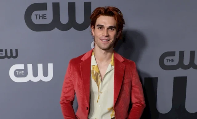kj apa teeth in 2022 kj apa teeth in 2022