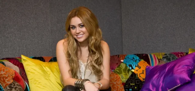miley cyrus teeth in 2010 miley cyrus teeth in 2010