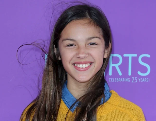 olivia rodrigo teeth in 2015 olivia rodrigo teeth in 2015