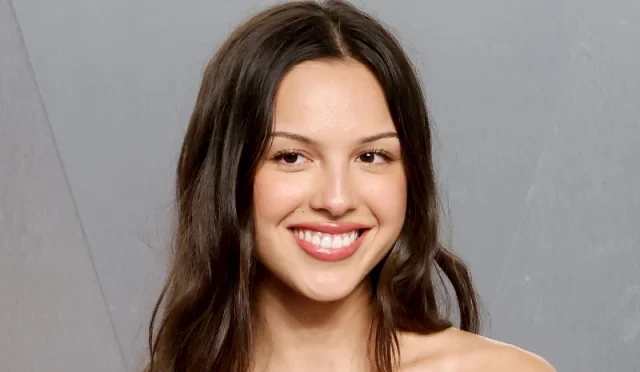 olivia rodrigo teeth in 2026 olivia rodrigo teeth in 2026