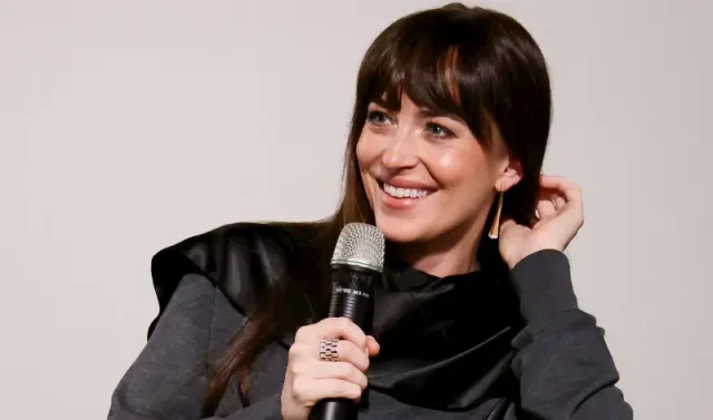 dakota johnson hollywood smile dakota johnson hollywood smile
