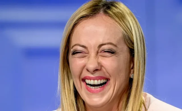 giorgia meloni hollywood smile