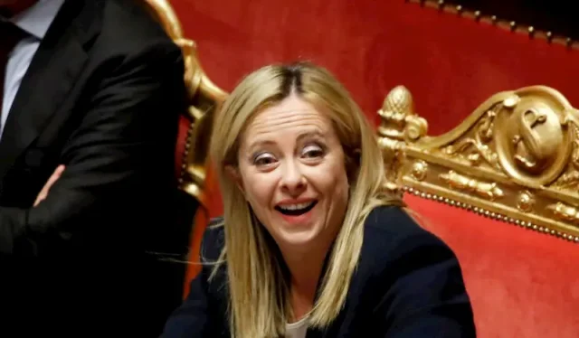 giorgia meloni teeth in 2020