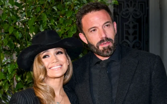 jennifer lopez teeth in 2023