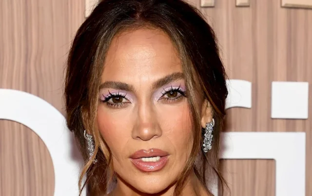 jennifer lopez teeth in 2026