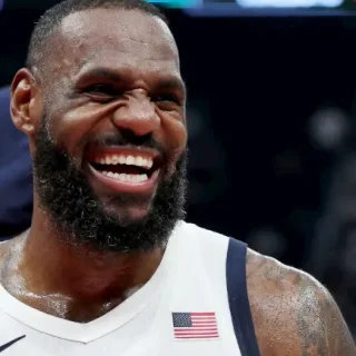 lebron james hollywood smile