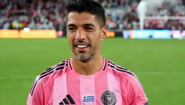 luis suarez hollywood smile