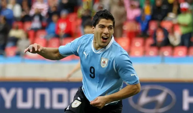 luis suarez teeth in 2010