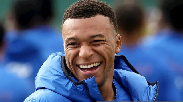 mbappe hollywood smile mbappe hollywood smile