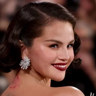 selena gomez teeth in 2026