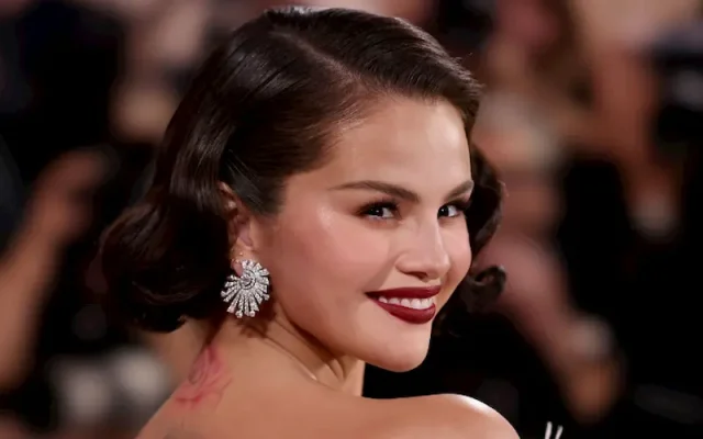 selena gomez teeth in 2026