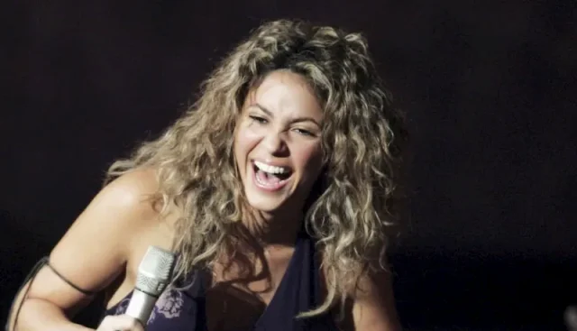 shakira teeth in 2005 shakira teeth in 2005