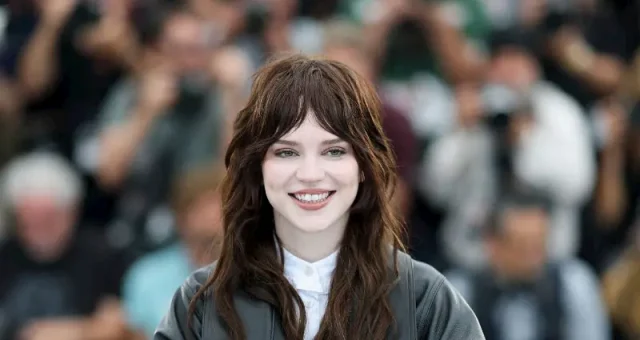 sophie thatcher hollywood smile sophie thatcher hollywood smile