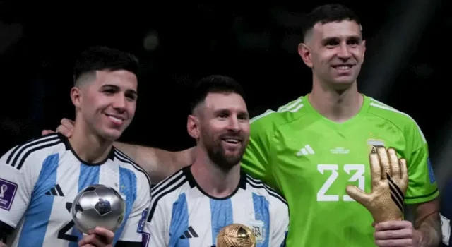 enzo fernández teeth in 2022