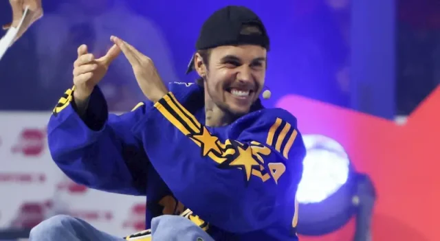 justin bieber hollywood smile