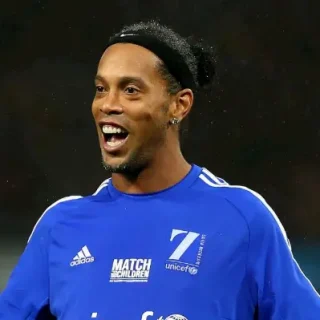 Ronaldinho Teeth Before and After: The Legendary Makeover ronaldinho teeth in 2015