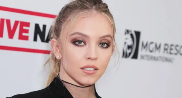 sydney sweeney teeth in 2020 sydney sweeney teeth in 2020