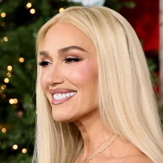 gwen stefani hollywood smile